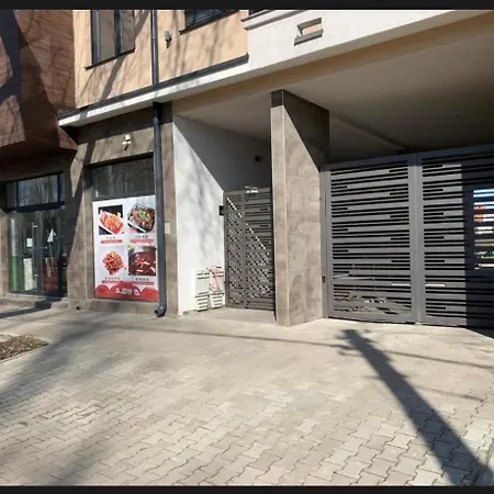 Royal Aprtamani Aviv Appartamento Pančevo