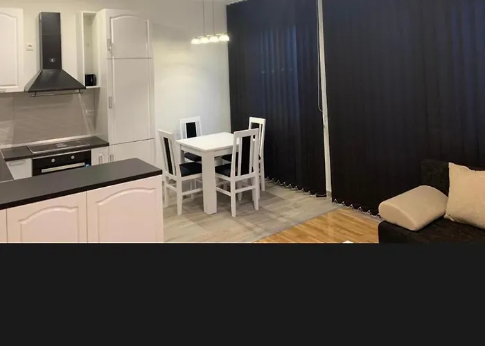 Royal Aprtamani Aviv Appartamento