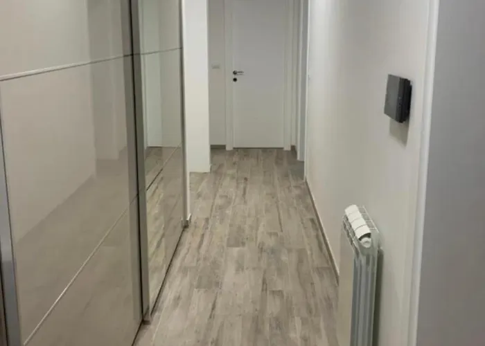 Appartamento Royal Aprtamani Aviv *