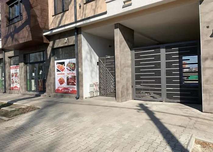 Royal Aprtamani Aviv Appartamento Pančevo