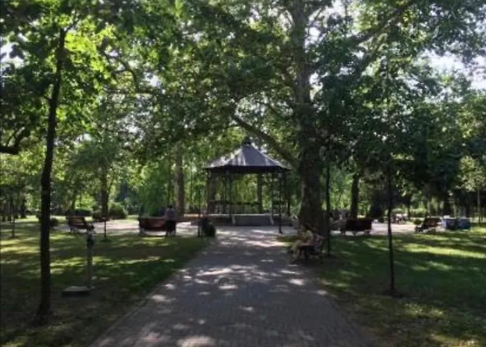 Royal Aprtamani Aviv Appartamento Pančevo